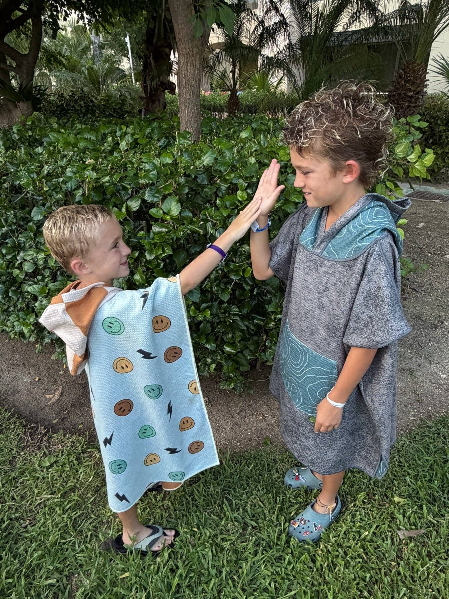 Kids reversible poncho