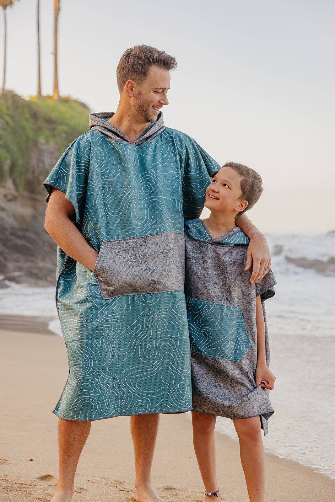 Kids reversible poncho