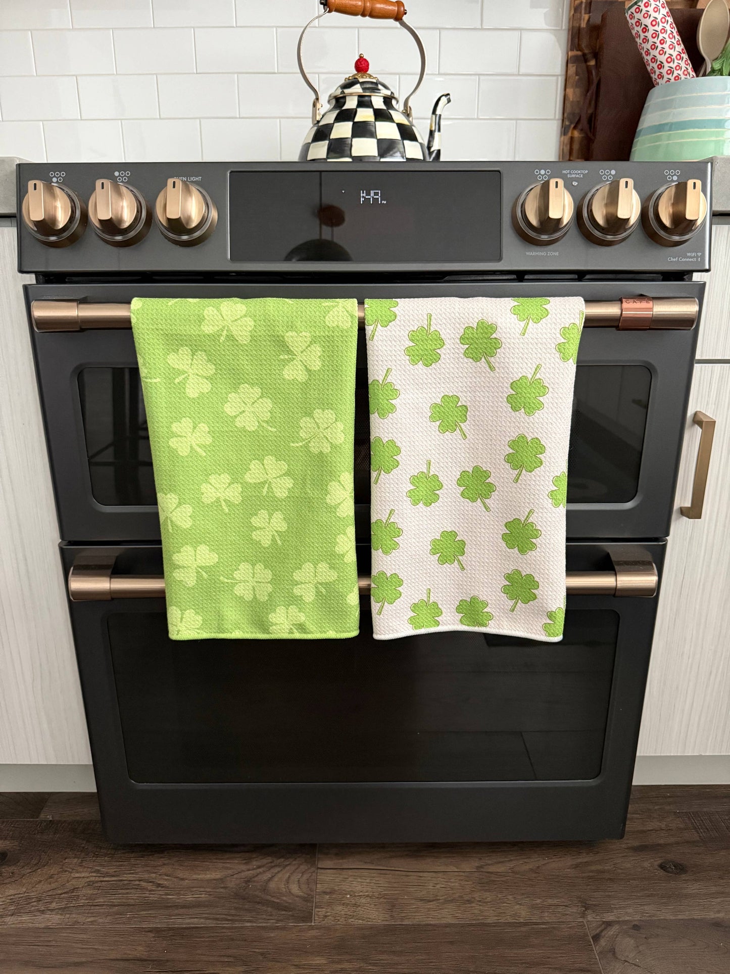Clover Double-Sided Hand Towel