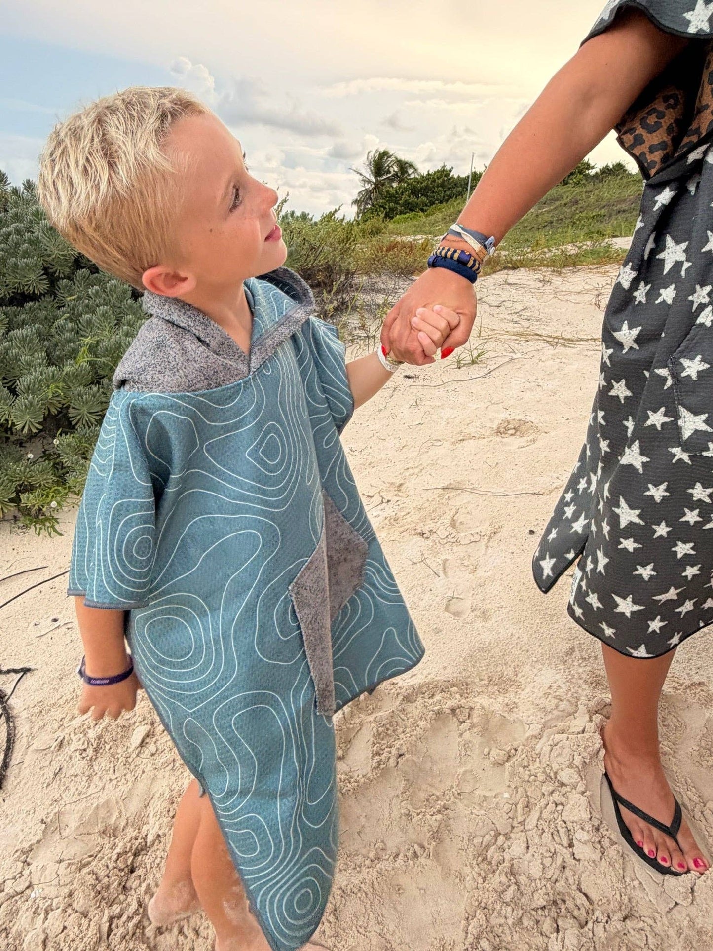 Kids reversible poncho