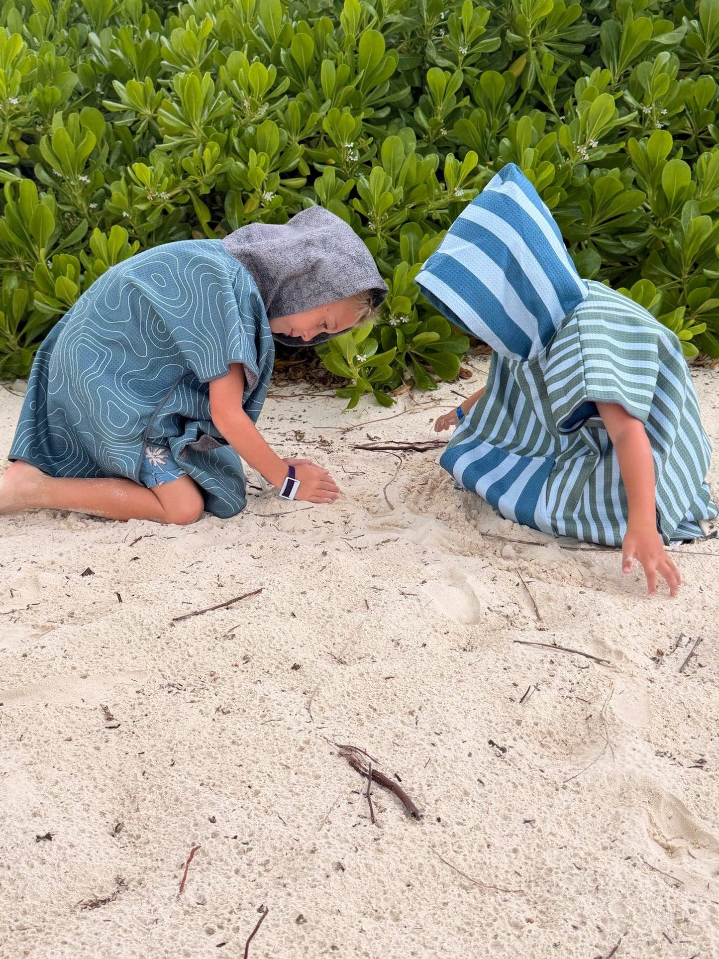 Kids reversible poncho