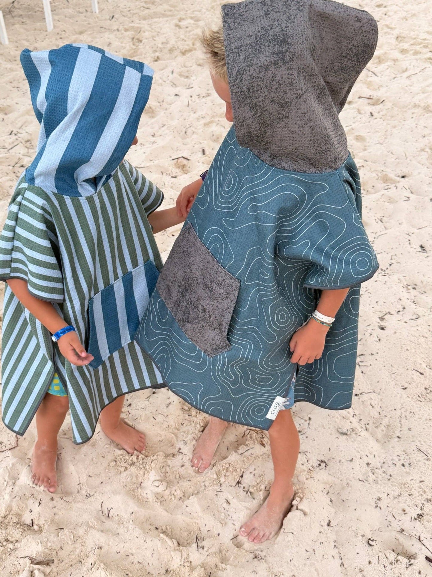 Kids reversible poncho